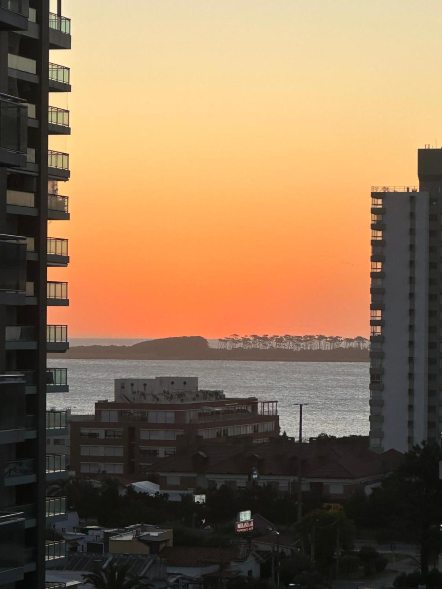 Hermoso Apartamento, Torre De Categoria Long Beach, En La Mejor Ubicacion De Пунта-дель-Есте Екстер'єр фото